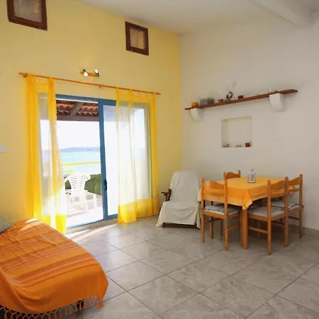 아파트 By The Sea Milna, Vis - 8942 *